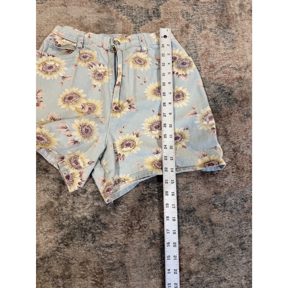 A. Byer California Vintage 90s Sunflower Print High Waisted Denim Shorts Size 9 - Picture 4 of 6